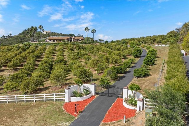 42371 Via De Los Fideos, Temecula, CA 92590