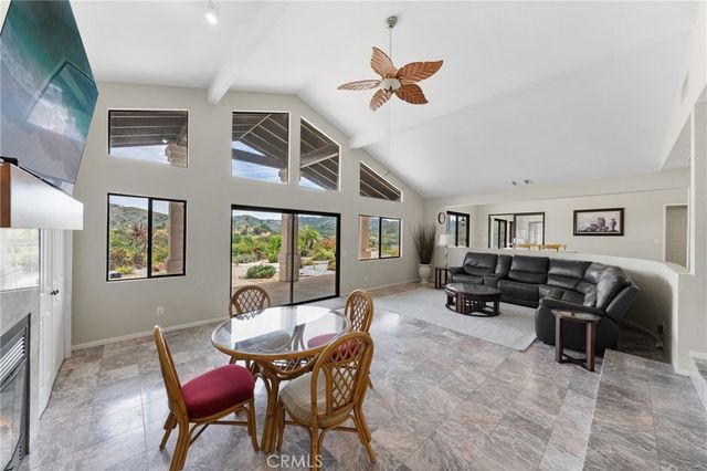42371 Via De Los Fideos, Temecula, CA 92590