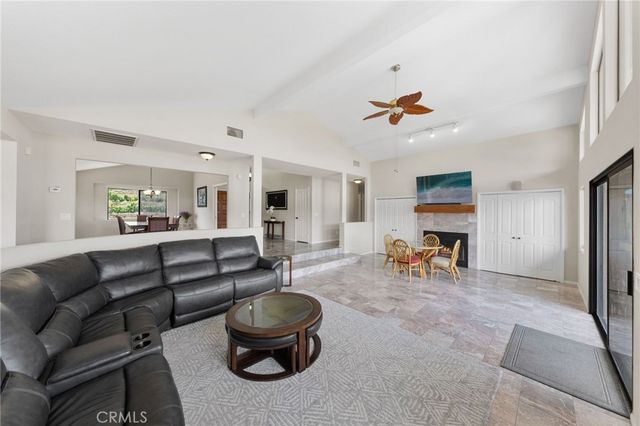 42371 Via De Los Fideos, Temecula, CA 92590