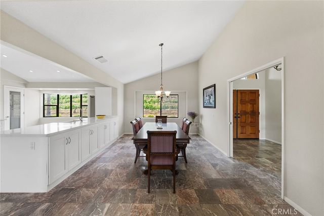 42371 Via De Los Fideos, Temecula, CA 92590