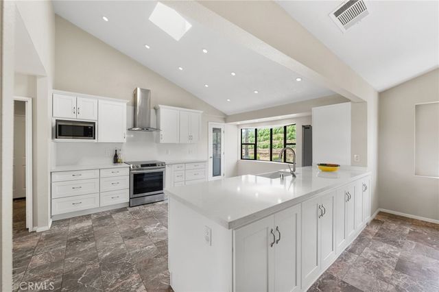 42371 Via De Los Fideos, Temecula, CA 92590