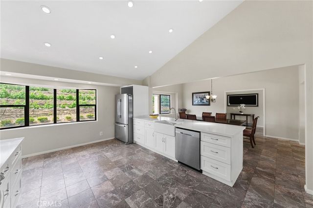 42371 Via De Los Fideos, Temecula, CA 92590