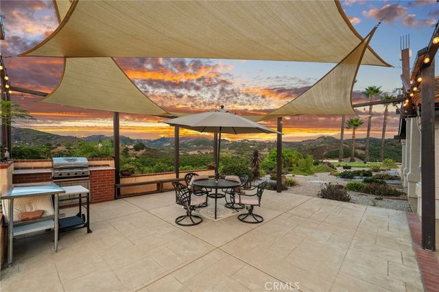 42371 Via De Los Fideos, Temecula, CA 92590