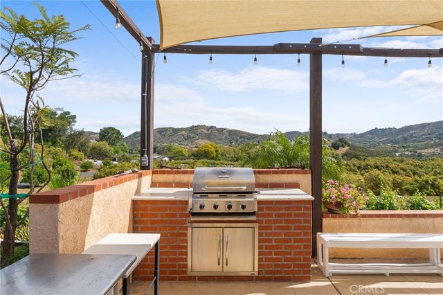 42371 Via De Los Fideos, Temecula, CA 92590