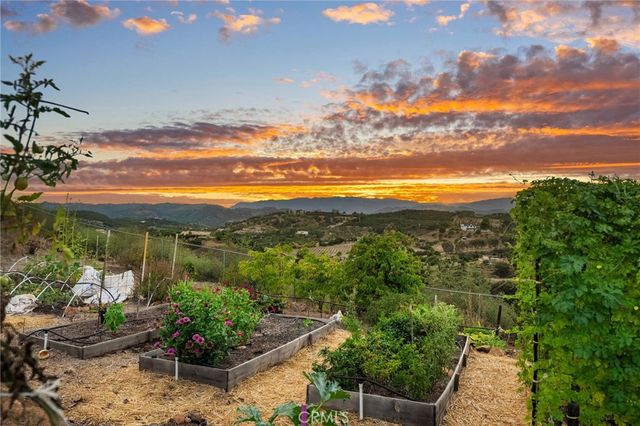 42371 Via De Los Fideos, Temecula, CA 92590