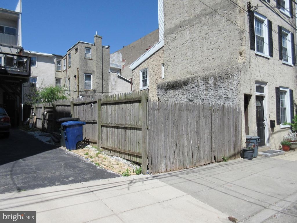 1348 N PALETHORP ST, Philadelphia, PA 19122