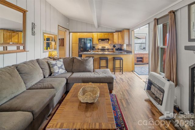 335 Snowshoe Loop, Newland, NC 28657