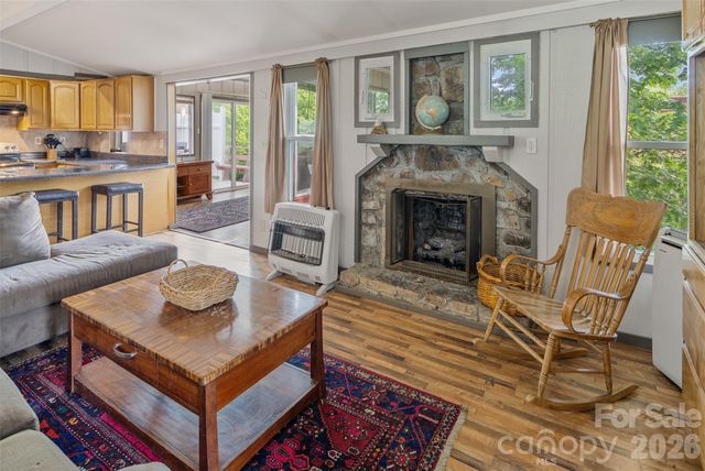 335 Snowshoe Loop, Newland, NC 28657