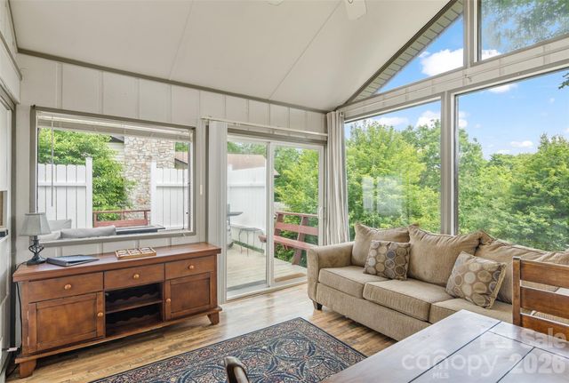 335 Snowshoe Loop, Newland, NC 28657