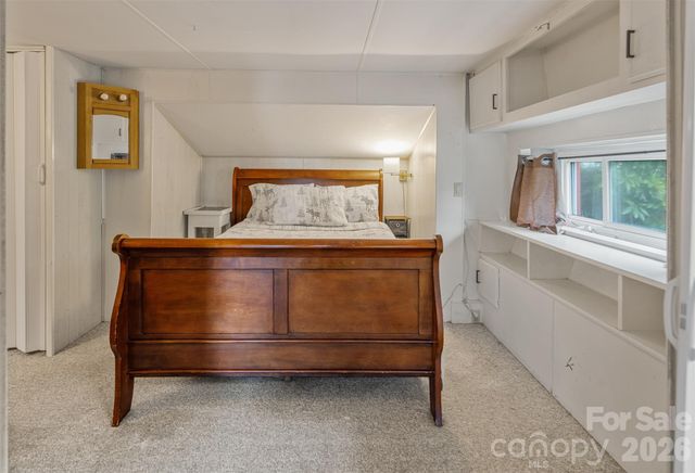 335 Snowshoe Loop, Newland, NC 28657