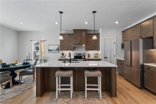 6816 Harrington Court Avenue NE, Canton, OH 44721