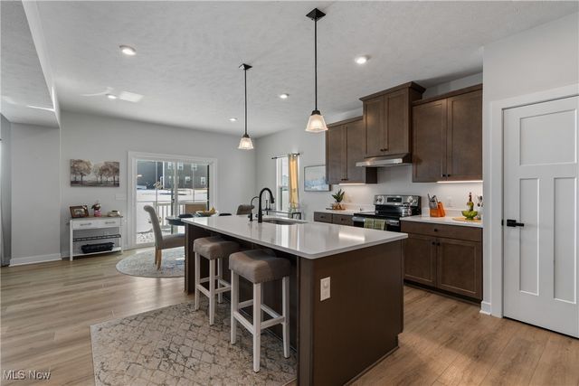 6816 Harrington Court Avenue NE, Canton, OH 44721