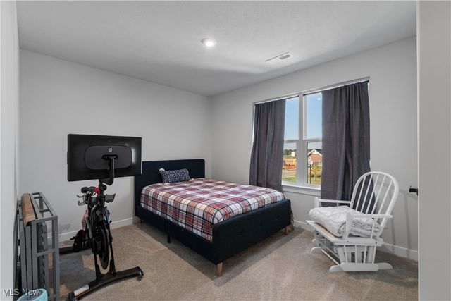 6816 Harrington Court Avenue NE, Canton, OH 44721