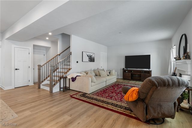 6816 Harrington Court Avenue NE, Canton, OH 44721