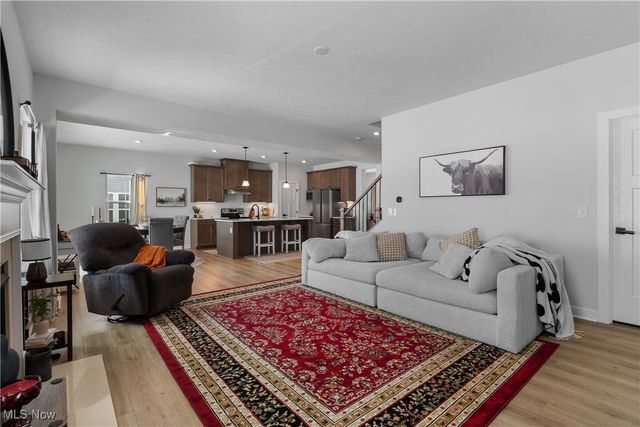 6816 Harrington Court Avenue NE, Canton, OH 44721