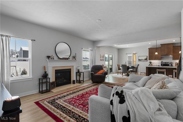 6816 Harrington Court Avenue NE, Canton, OH 44721