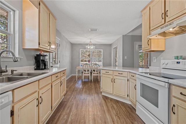 8653 Rosalene E Street, Grand Bay, AL 36541