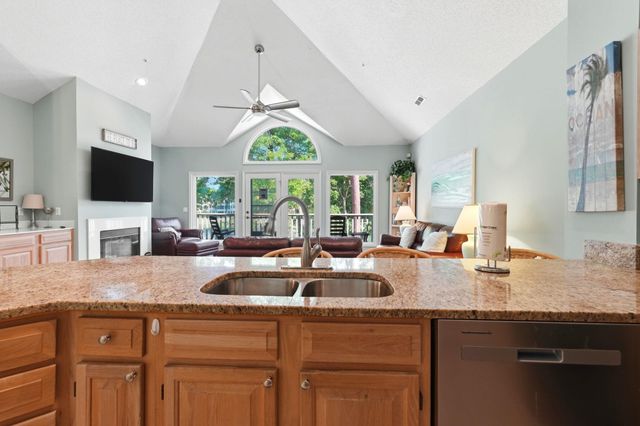 1221 Tidewater Dr Apt 722, North Myrtle Beach, SC 29582