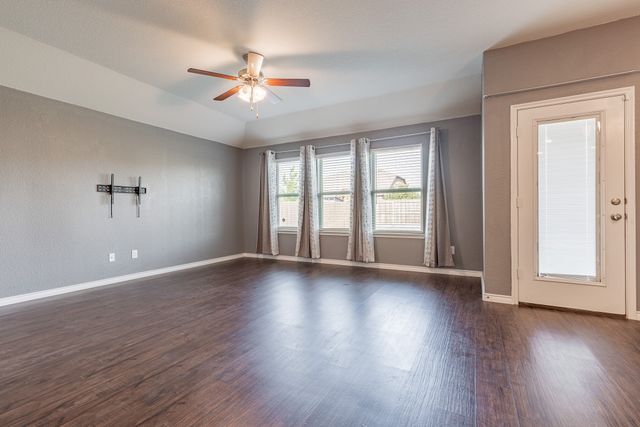 4013 Spur Trail Drive, Denton, TX 76208