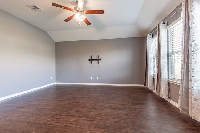 4013 Spur Trail Drive, Denton, TX 76208