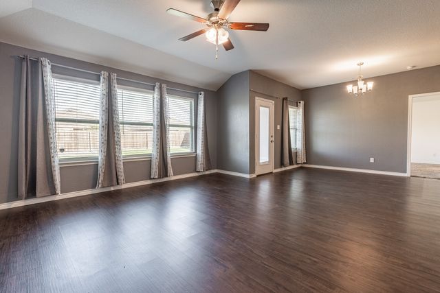4013 Spur Trail Drive, Denton, TX 76208