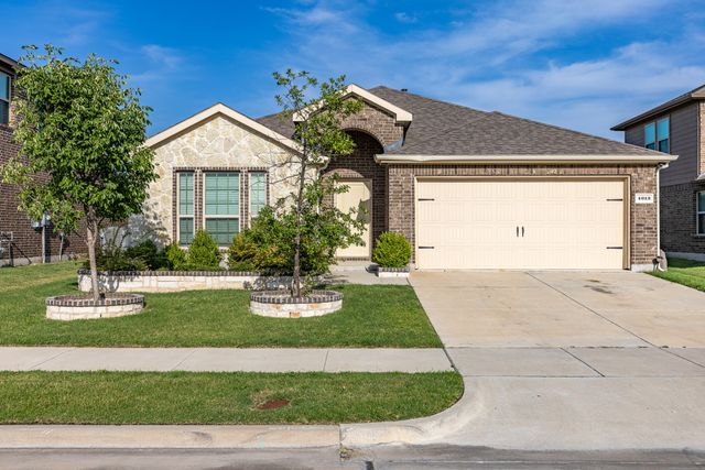 4013 Spur Trail Drive, Denton, TX 76208