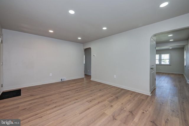 245 NASSAU AVE, Paulsboro, NJ 08066
