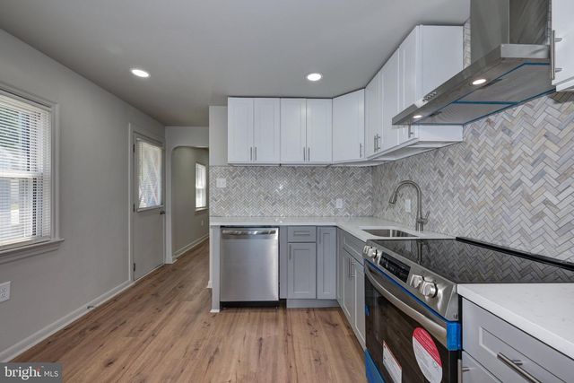 245 NASSAU AVE, Paulsboro, NJ 08066