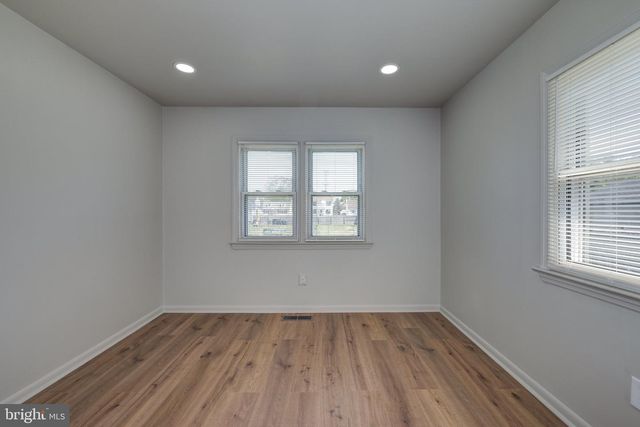 245 NASSAU AVE, Paulsboro, NJ 08066