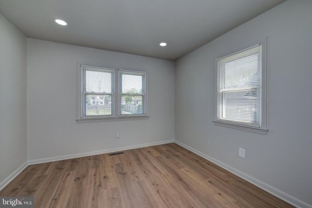 245 NASSAU AVE, Paulsboro, NJ 08066