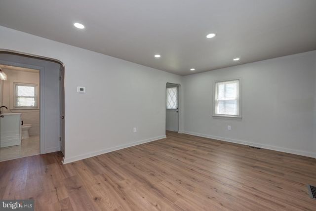 245 NASSAU AVE, Paulsboro, NJ 08066
