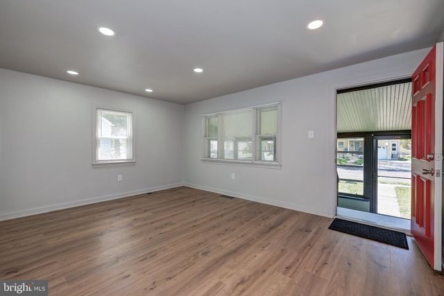 245 NASSAU AVE, Paulsboro, NJ 08066