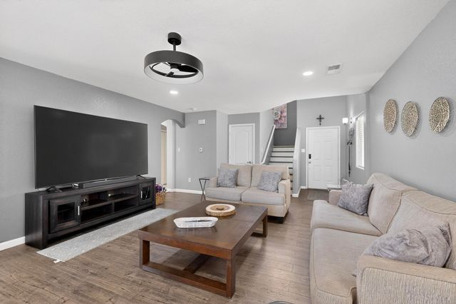 8920 Blue Meadow Trail SW, Albuquerque, NM 87121