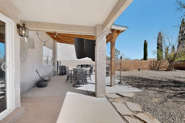 8920 Blue Meadow Trail SW, Albuquerque, NM 87121