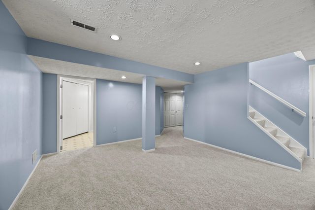 7673 Harbour Town Drive, Pickerington, OH 43147