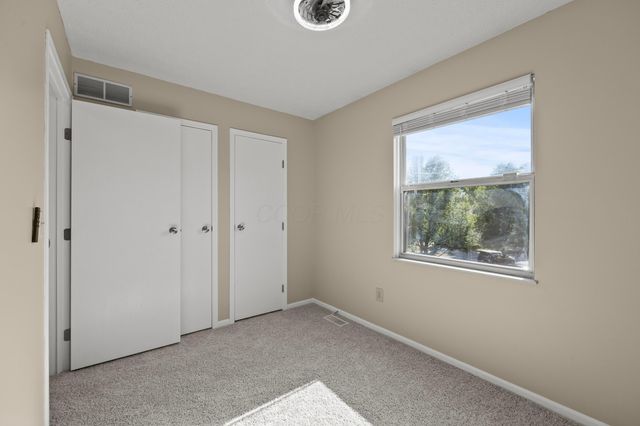 7673 Harbour Town Drive, Pickerington, OH 43147