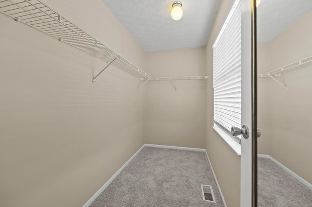 7673 Harbour Town Drive, Pickerington, OH 43147