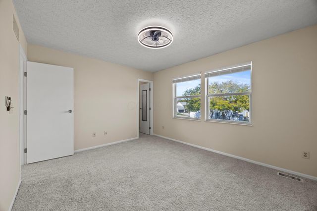 7673 Harbour Town Drive, Pickerington, OH 43147