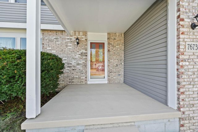 7673 Harbour Town Drive, Pickerington, OH 43147