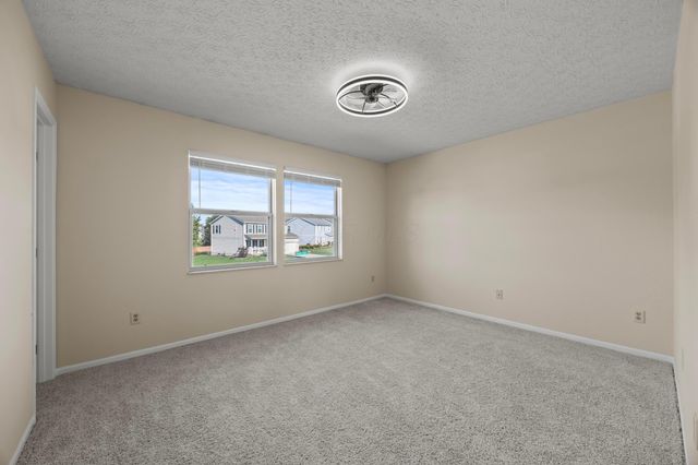 7673 Harbour Town Drive, Pickerington, OH 43147