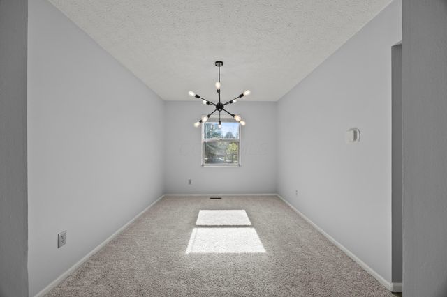 7673 Harbour Town Drive, Pickerington, OH 43147