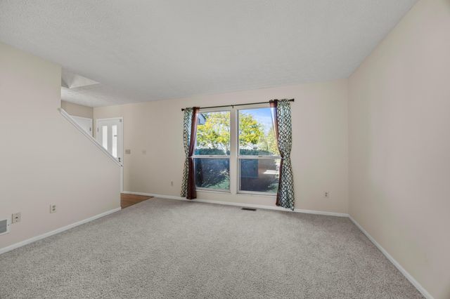 7673 Harbour Town Drive, Pickerington, OH 43147