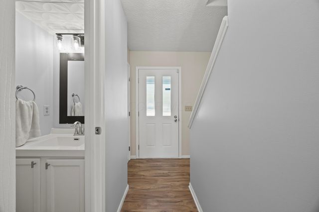 7673 Harbour Town Drive, Pickerington, OH 43147