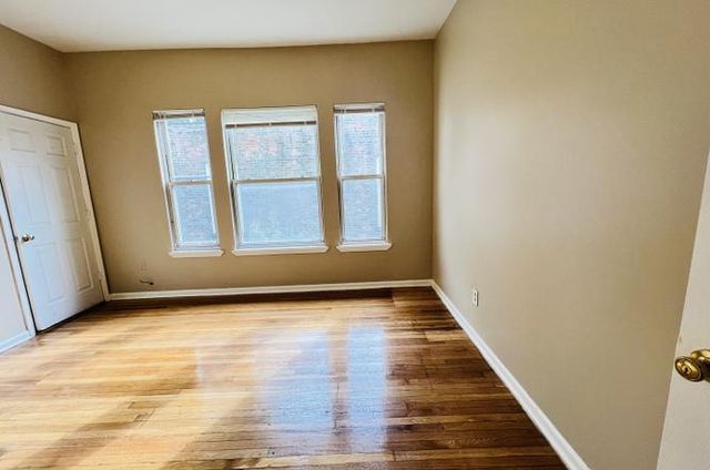 7615 S Emerald Avenue, Chicago, IL 60620