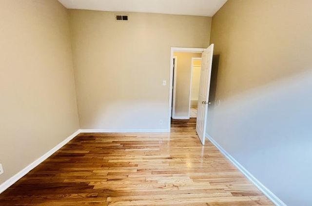 7615 S Emerald Avenue, Chicago, IL 60620