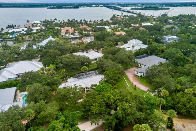 1513 E Camino Del Rio None, Vero Beach, FL 32963