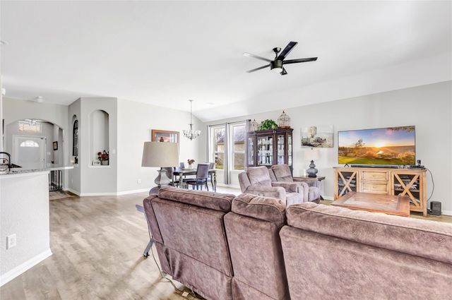 395 Road 662, Dayton, TX 77535