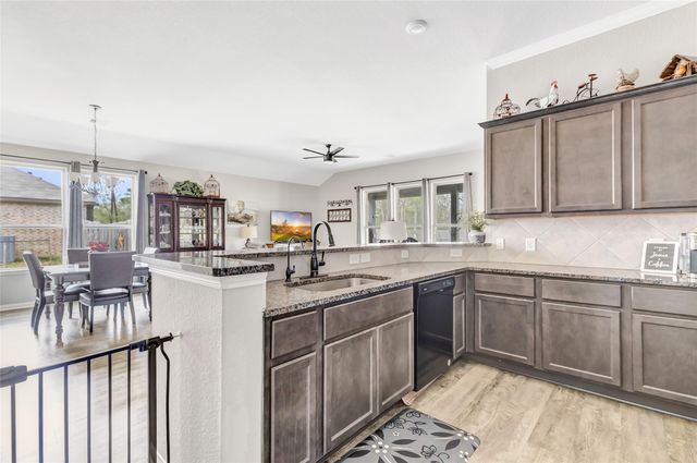 395 Road 662, Dayton, TX 77535