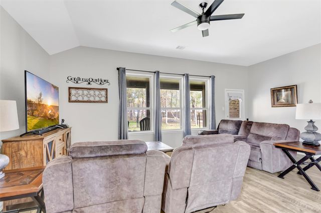 395 Road 662, Dayton, TX 77535