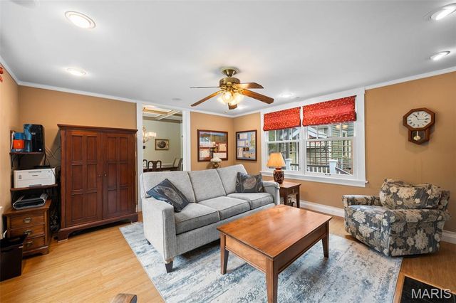 113 S Gore Avenue, St Louis, MO 63119